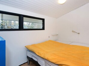 3 Schlafzimmer, Babybetten