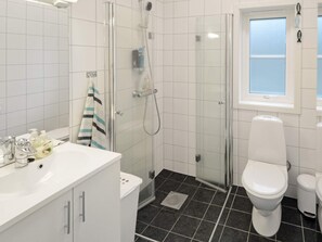 Shower - 9 Person Holiday Home in Lyngdal (Lyngdal)
