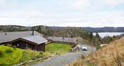 9 Person Holiday Home in Lyngdal