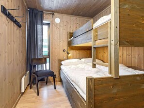 House | 4 bilik tidur