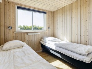 9 bedrooms - 20 Person Holiday Home in Lokken (Lokken)