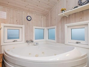 Spa treatment - 6 Person Holiday Home in Otterup (Otterup)