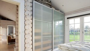 3 Schlafzimmer, Babybetten