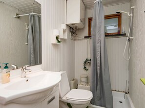 Bathroom - Enticing Holiday Home in Jutland With Roofed Terrace (Glesborg)
