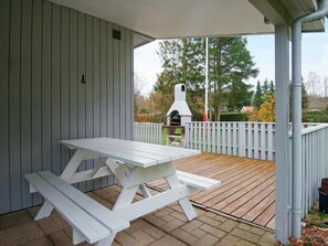 Balcony - Enticing Holiday Home in Jutland With Roofed Terrace (Glesborg)