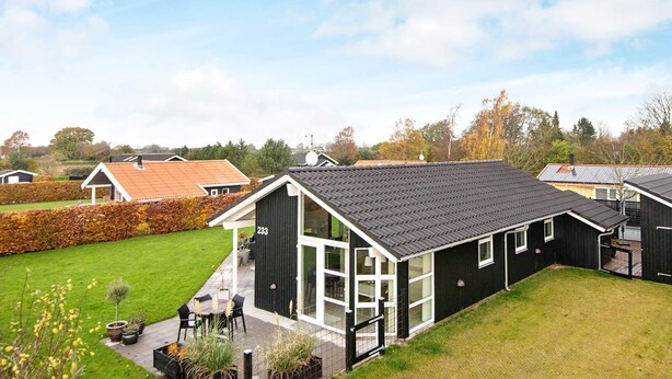 Exterior - Pleasant Holiday Home in Jutland With Whirlpool (Horsens)