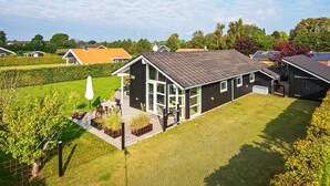 Exterior - Pleasant Holiday Home in Jutland With Whirlpool (Horsens)