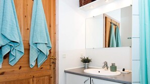 Bathroom - Pleasant Holiday Home in Jutland With Whirlpool (Horsens)