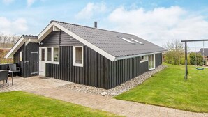 Unclassified image, 2 of 20, button - 6 Person Holiday Home in Sjolund (Sjølund)