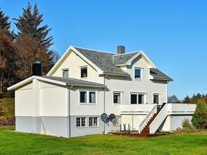 Exterior - 10 Person Holiday Home in Midsund (Molde)