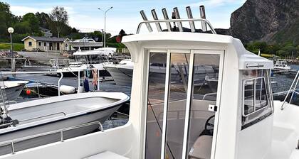 10 Person Holiday Home in Midsund