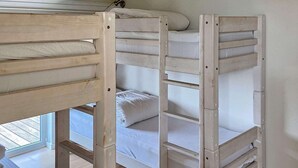 3 chambres, lit de bébé