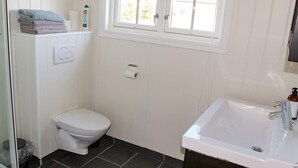 Bathroom - 4 Person Holiday Home in Bogøyvær (Froya)