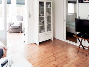 DVD player, MP3 dock - Spacious Holiday Home in Storvorde near Sea (Storvorde)