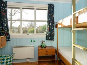 3 Schlafzimmer, Babybetten