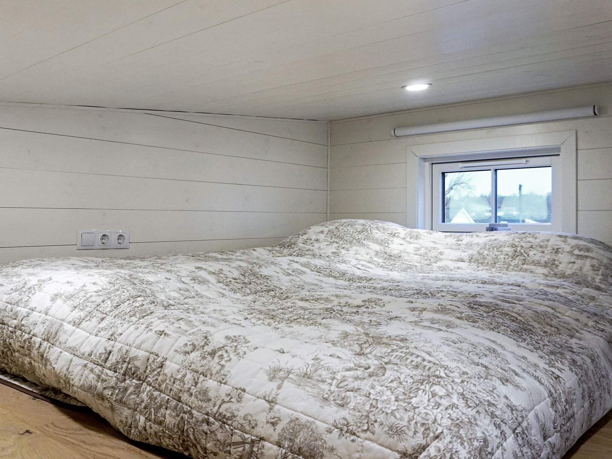 1 bedroom, individually furnished