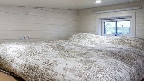 1 bedroom, individually furnished - 4 Person Holiday Home in Unsala (Gottskar)