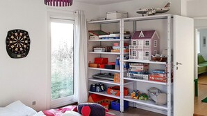 4 bedrooms, cots/infant beds, individually furnished - Charming Holiday Home in Harboøre With Terrace (Harboore)