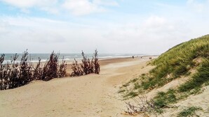 Beach - Charming Holiday Home in Harboøre With Terrace (Harboore)