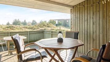 House | Outdoor dining