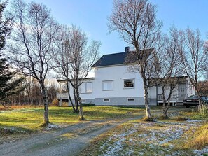 Exterior - 9 Person Holiday Home in Svensby (Lyngen)