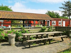 House | Outdoor dining