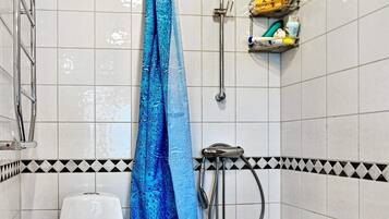 Buồng tắm vòi sen