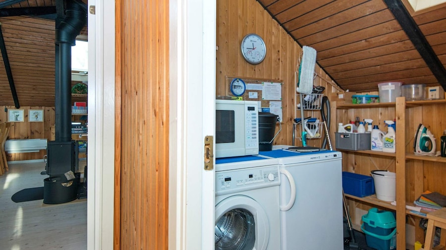 6 Person Holiday Home in Farvang