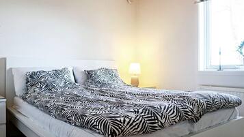 2 Schlafzimmer, individuell eingerichtet