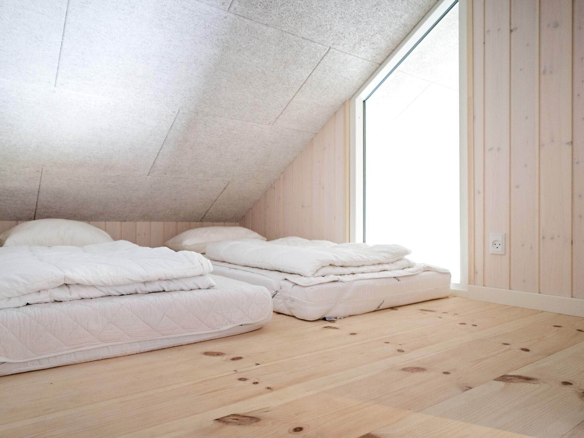 8 bedrooms, cots/infant beds
