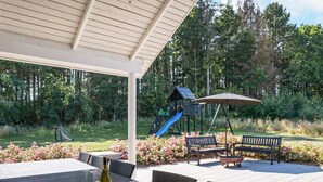 Outdoor dining - Holiday Home in Glesborg (Glesborg)