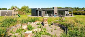 Luxury Lakeside Retreat With Spa-by Traum