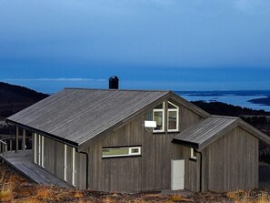 House | Exterior - Holiday Home in Lyngstad (Hustadvika)
