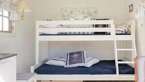 2 bedrooms, bed sheets - 6 Person Holiday Home in Uddevalla (Uddevalla)