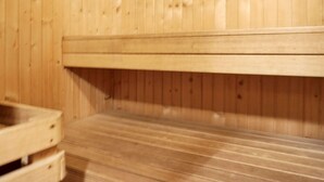 Spa - 6 Person Holiday Home in Djurhamn (Djurhamn)