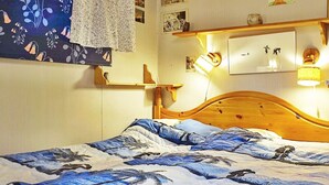 2 bedrooms, individually furnished - 6 Person Holiday Home in Djurhamn (Djurhamn)