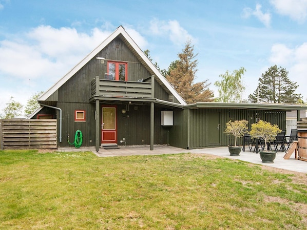Exterior - Sea-side Holiday Home in Knebel With Terrace (Knebel)
