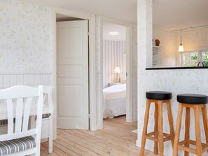 2 Schlafzimmer, Babybetten