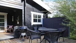 Outdoor dining - Simplistic Holiday Home in Gørlev, With Terrace (Gørlev)