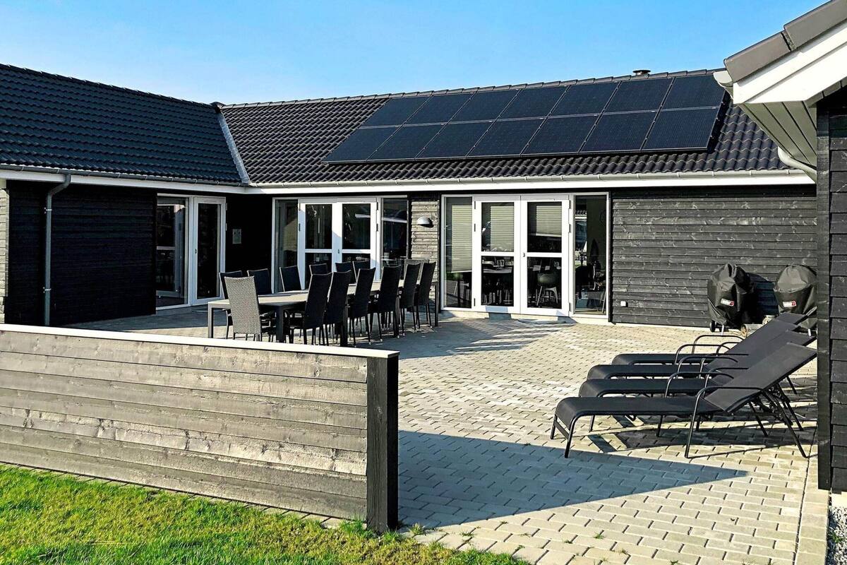 House | Outdoor dining