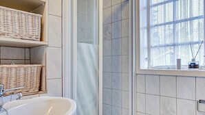 Bathroom - 8 Person Holiday Home in Nexø (Nexo)