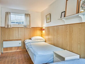 2 bedrooms, cribs/infant beds