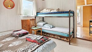 2 bedrooms, cots/infant beds - 6 Person Holiday Home in Hadsund (Hadsund)