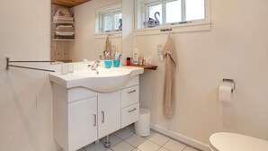 Unclassified image, 5 of 17, button - 4 Person Holiday Home in Højby (Hojby)