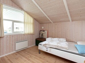 3 Schlafzimmer, Babybetten