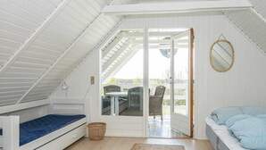 4 bedrooms, individually furnished - 8 Person Holiday Home in Ebeltoft (Ebeltoft)