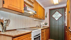 House | Private kitchen | High chair - 6 Person Holiday Home in Toftlund (Toftlund)