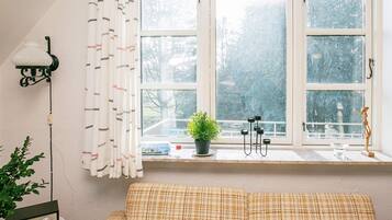 3 bedrooms, cots/infant beds