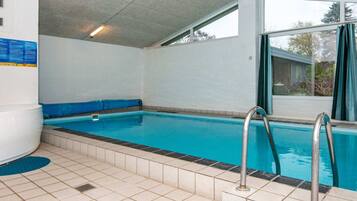 Talo | Uima-allas | Sisäuima-allas, ulkouima-allas