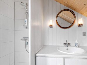 Bathroom - Cosy Hoilday Home in Vesthimmerland With Terrace (Logstor)